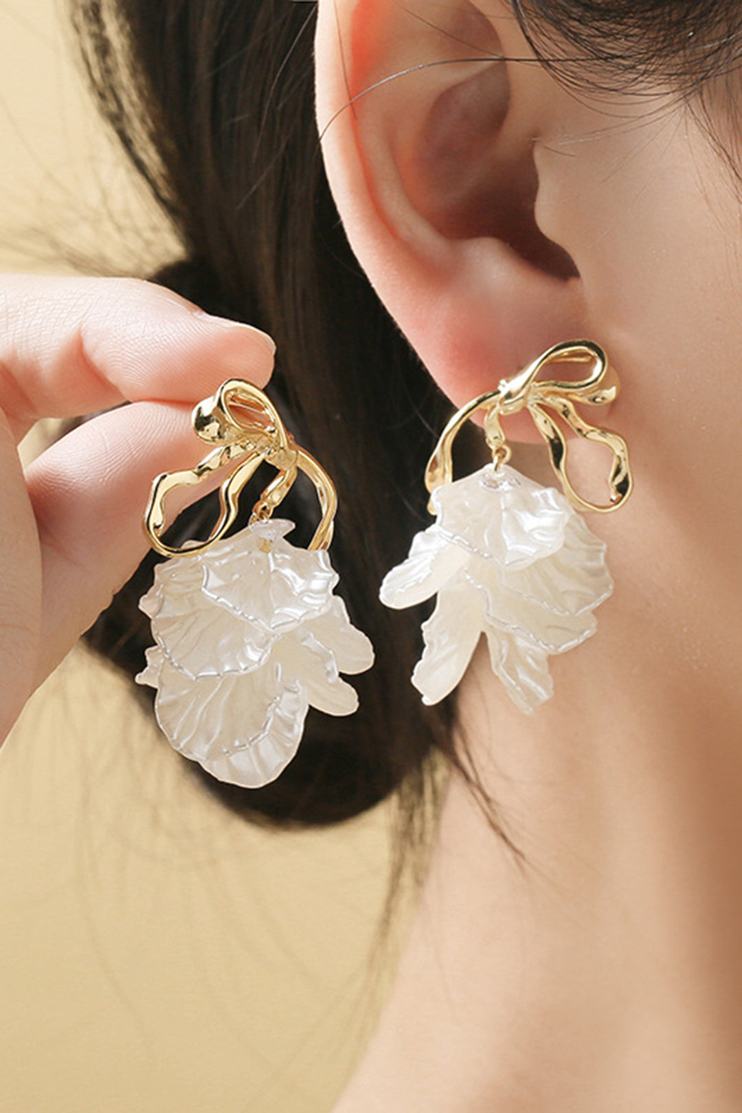 Metallic Flower Shape Earrings