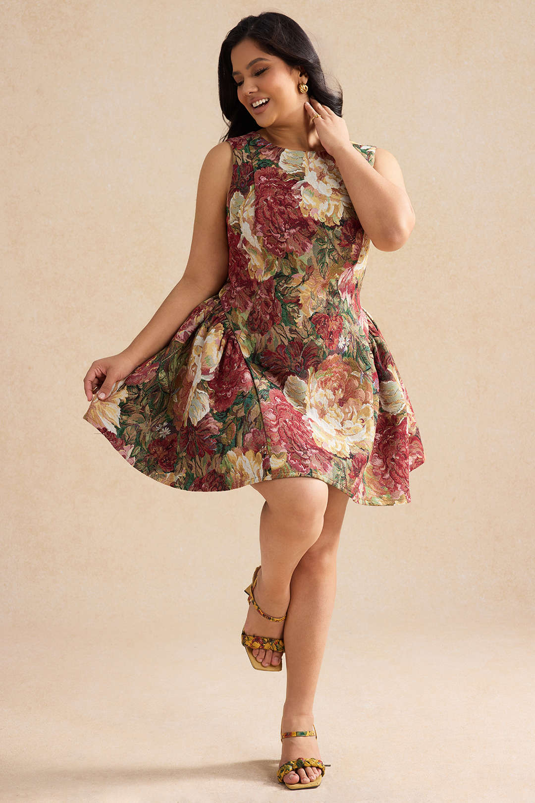 Plus Size Jacquard Backless Sleeveless Mini Dress