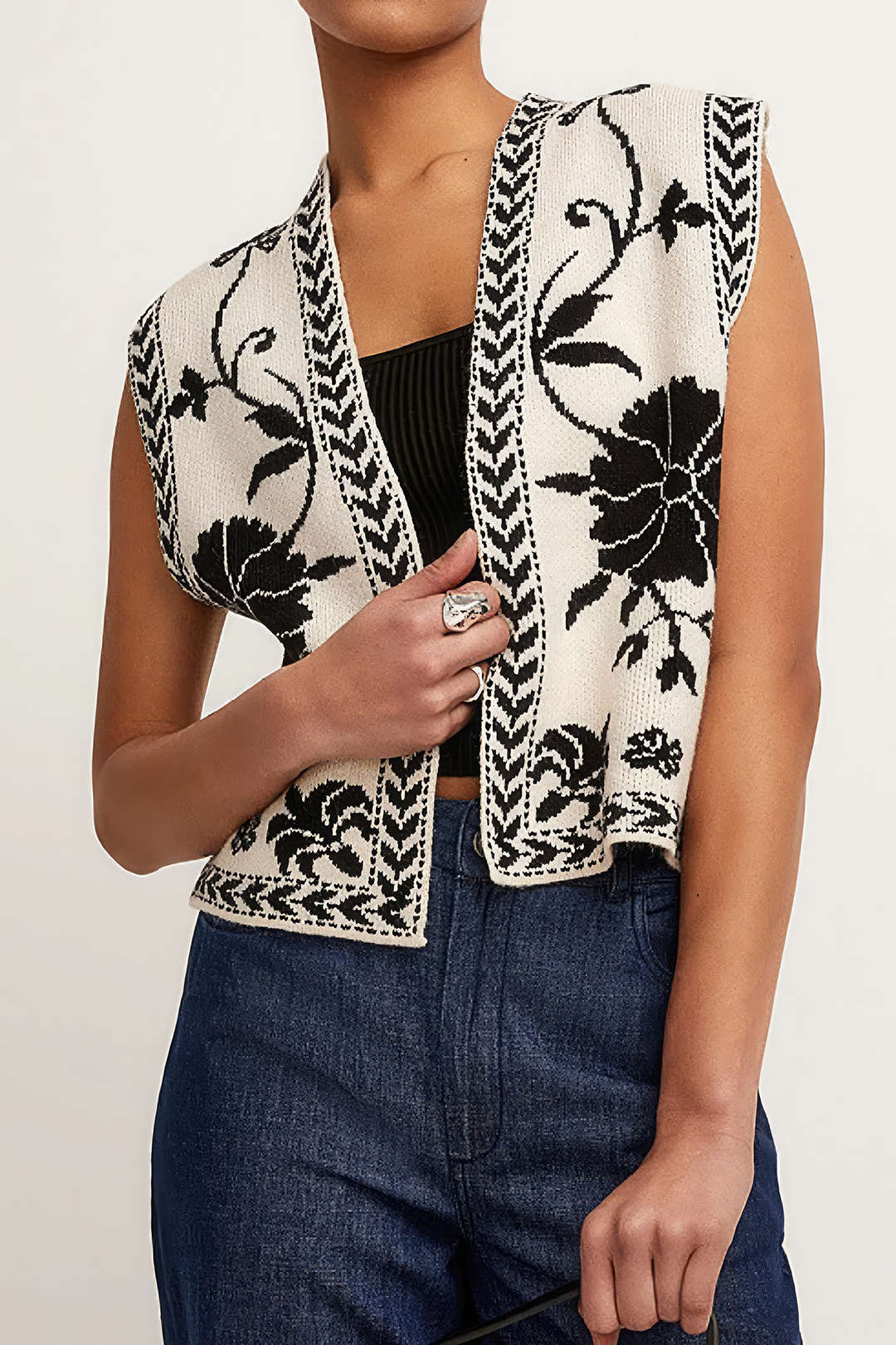 Knit Embroidery Sleeveless Vest