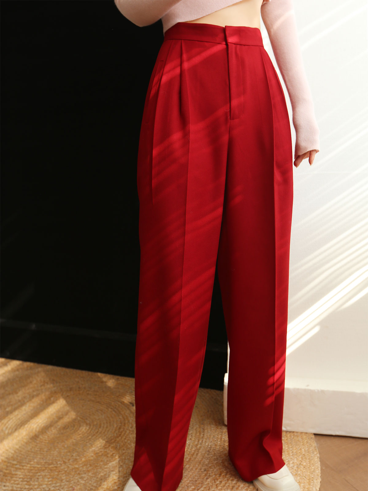 Middle Waist Pleated Tapered Pants