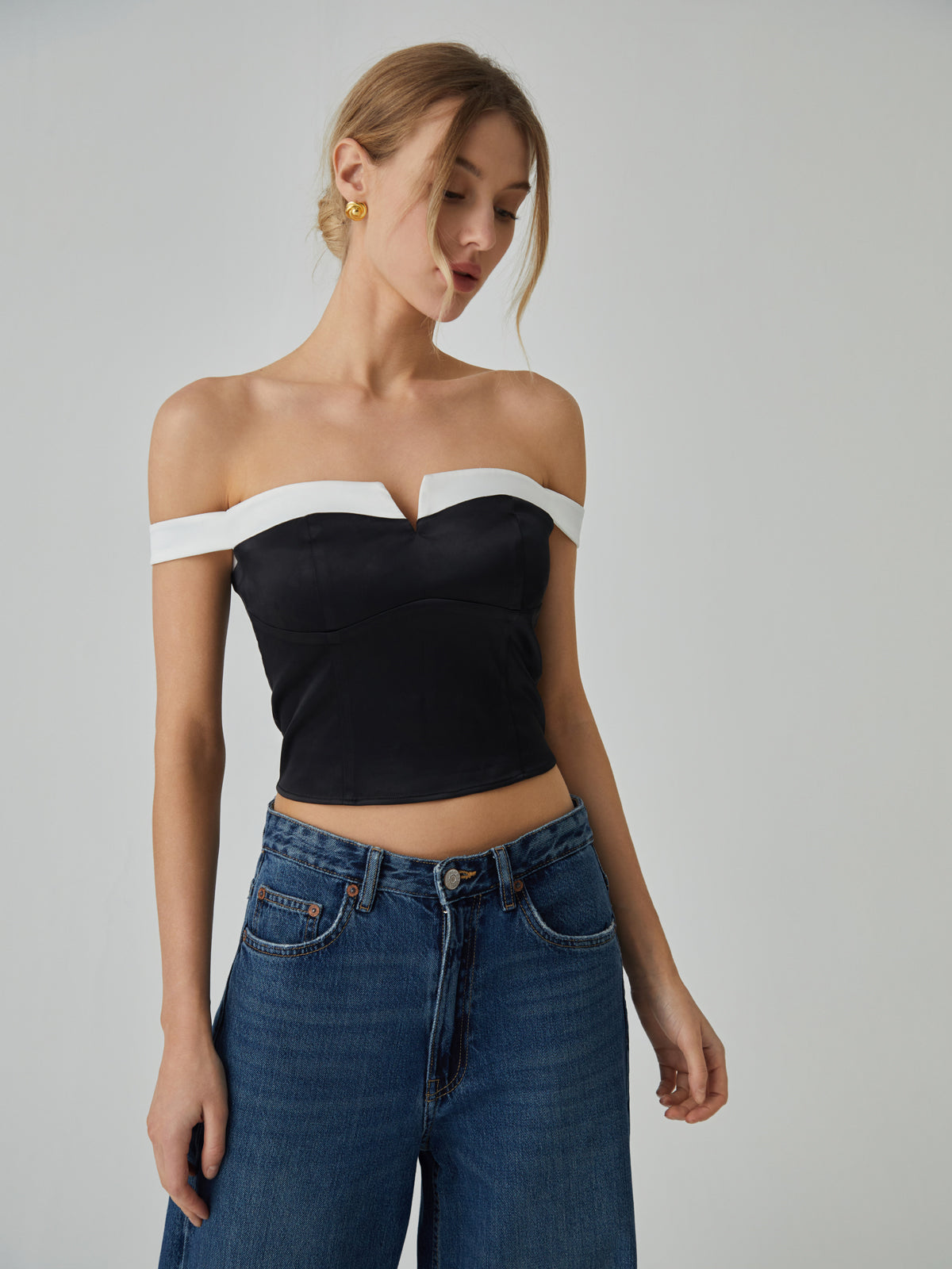 Contrast Trim Off-Shoulder T-Shirt