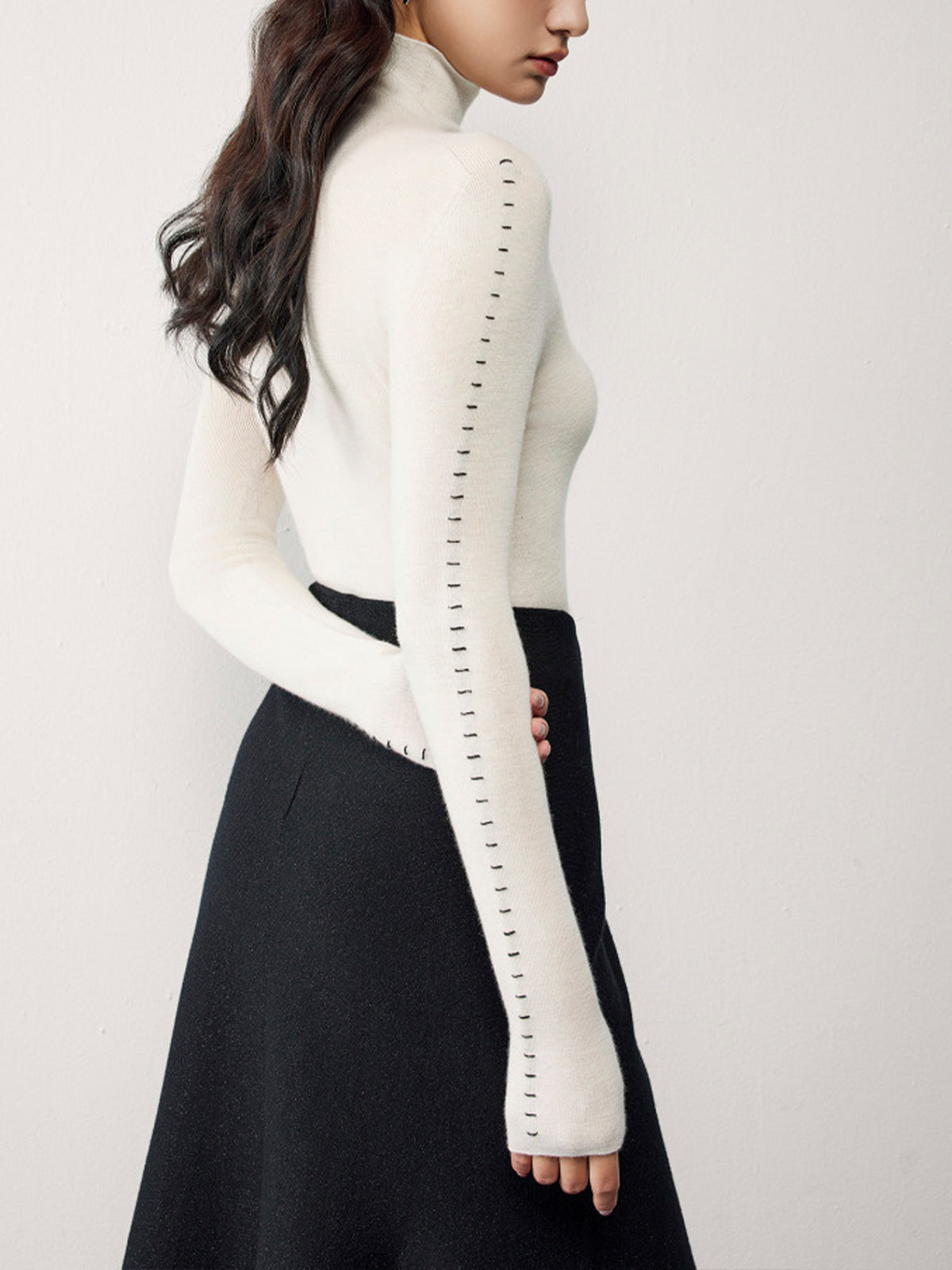 Contrast Trim Pullover Sweater