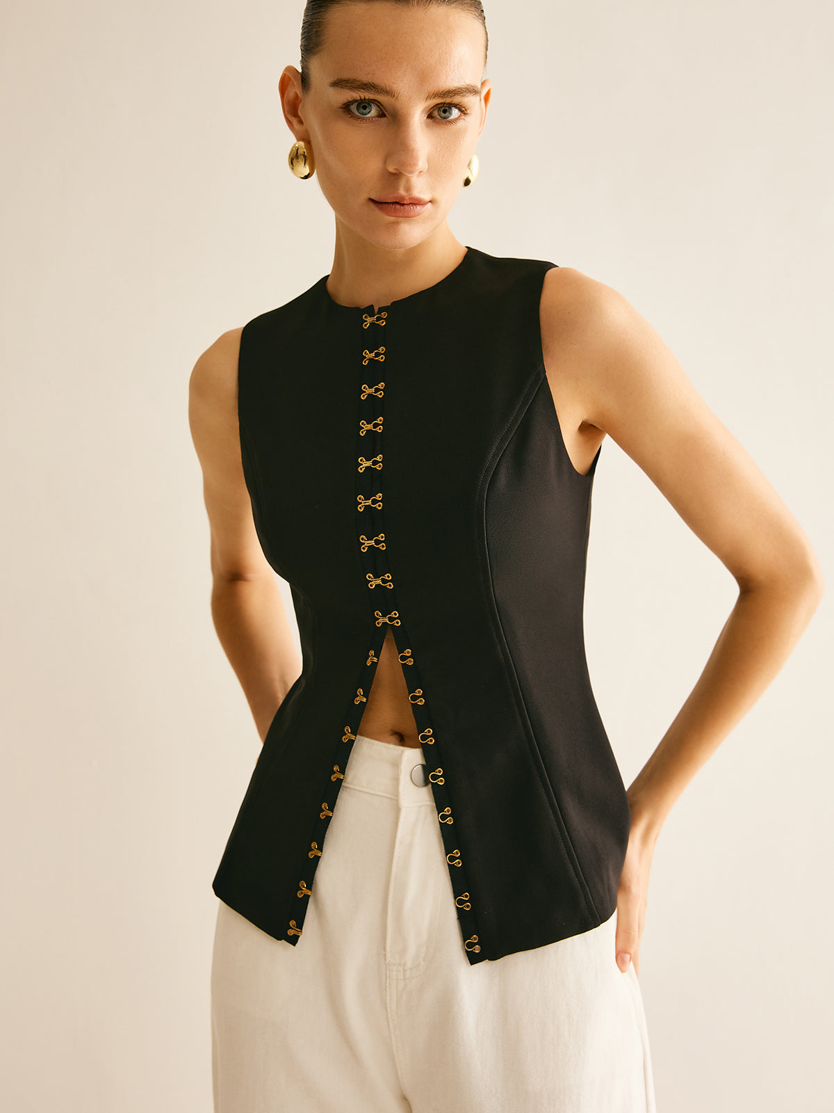 Round Neck Metal-Detail Vest