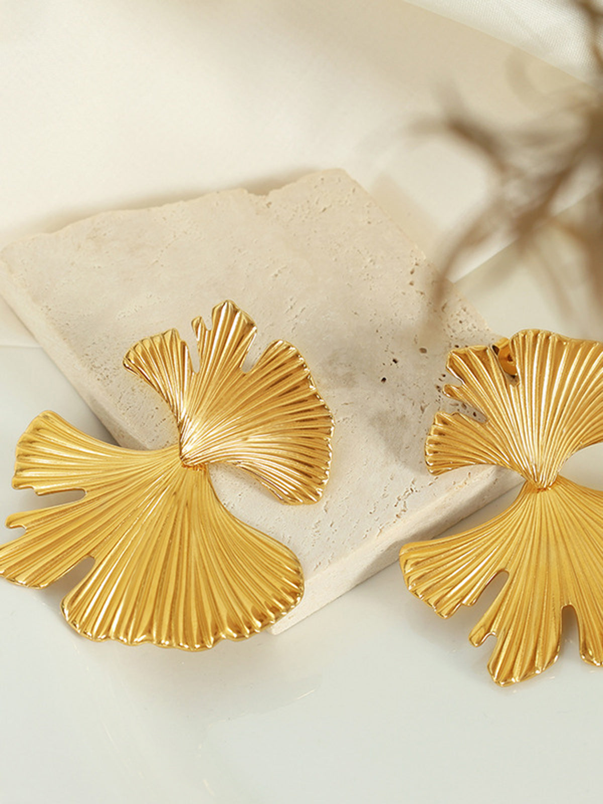 Ginkgo Leaf Ripple Earrings