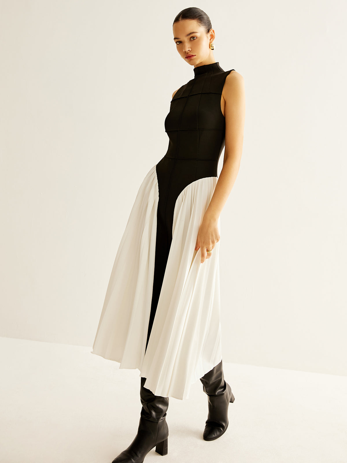 Sleeveless Color Block Pleated Dress