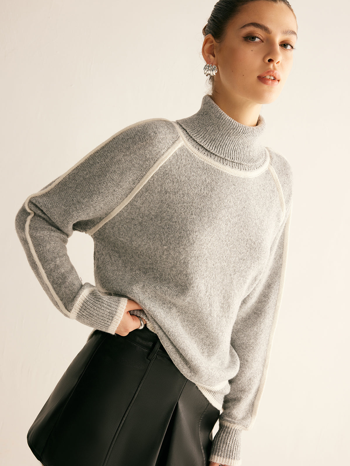 Contrast Piping Turtleneck Sweater