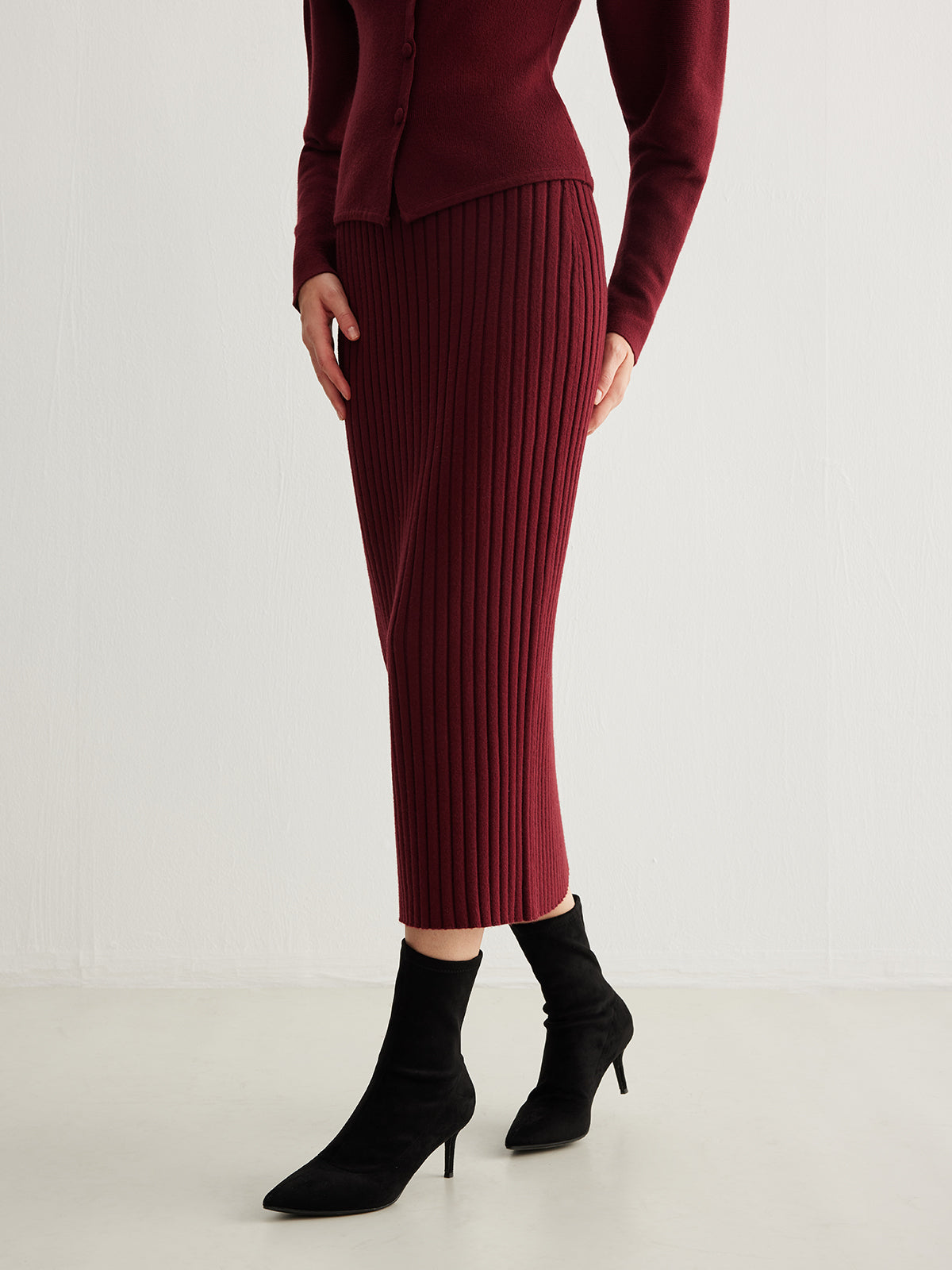 Minimalist Ribbed Sweater Skirt