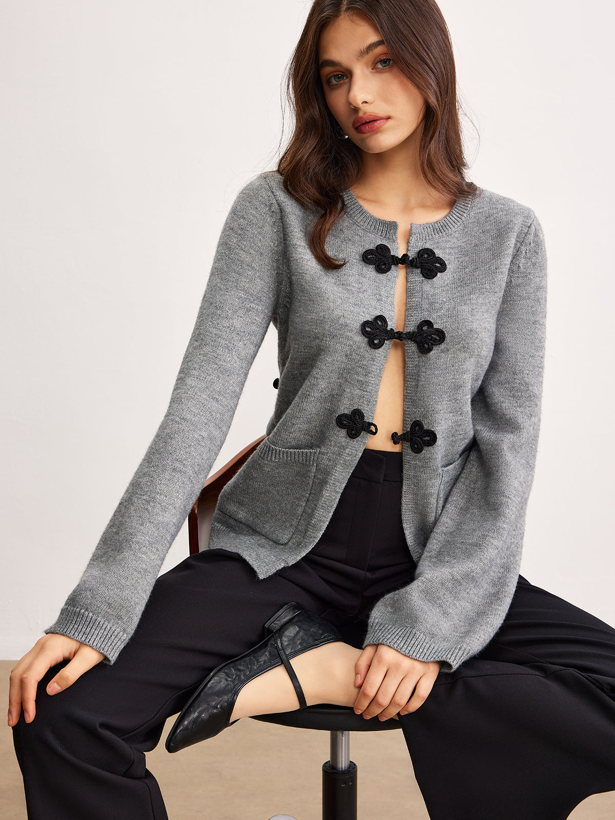 Leisure Chinese Knot Button Cardigan