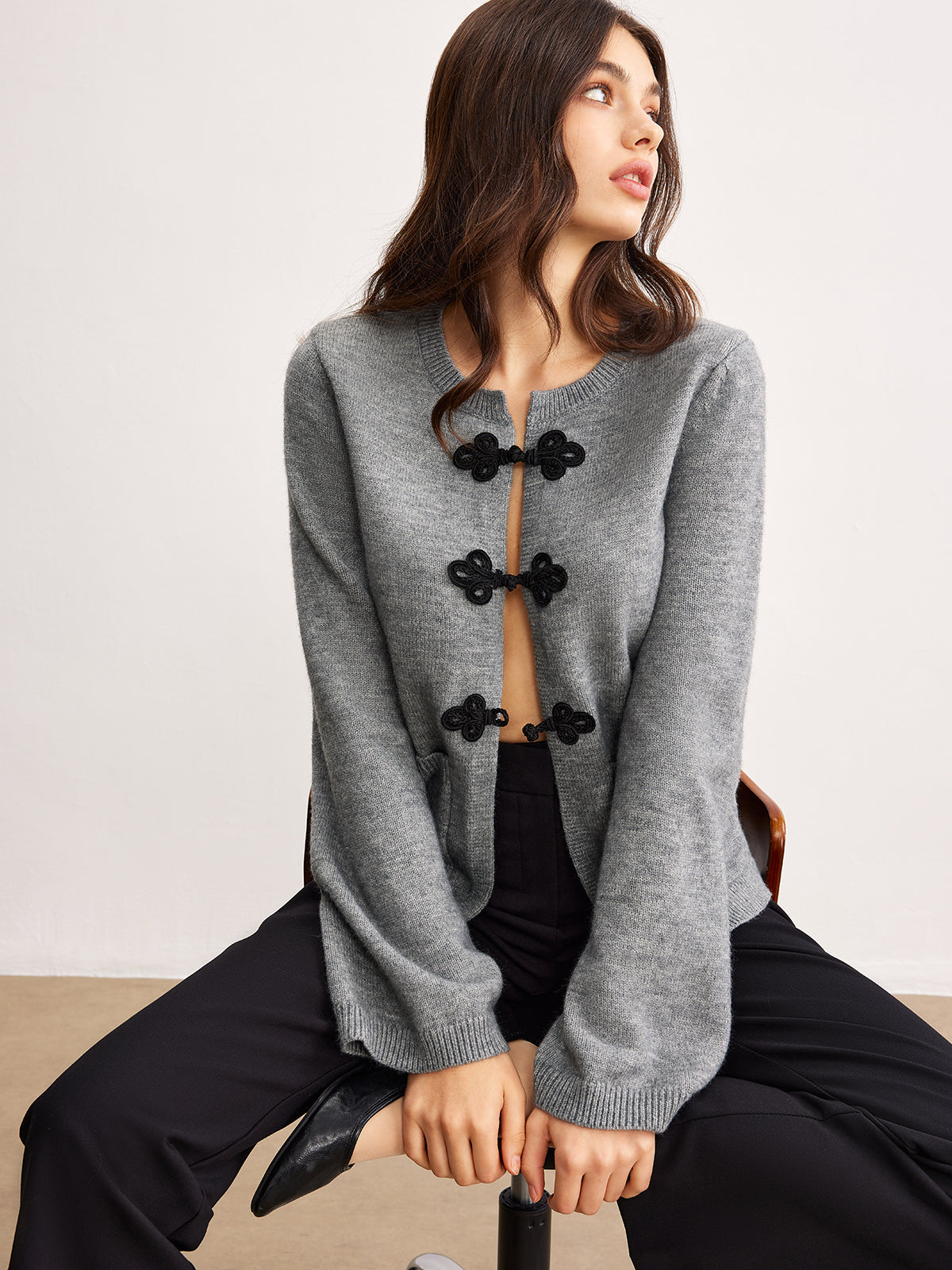 Leisure Chinese Knot Button Cardigan