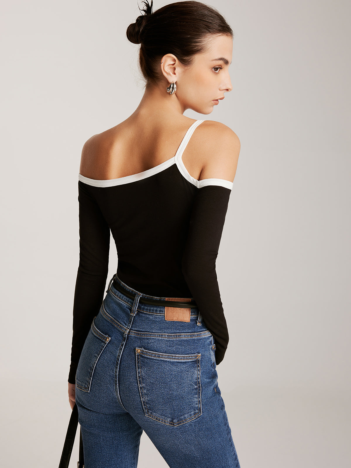 Asymmetrical Contrast Strap Slim Top