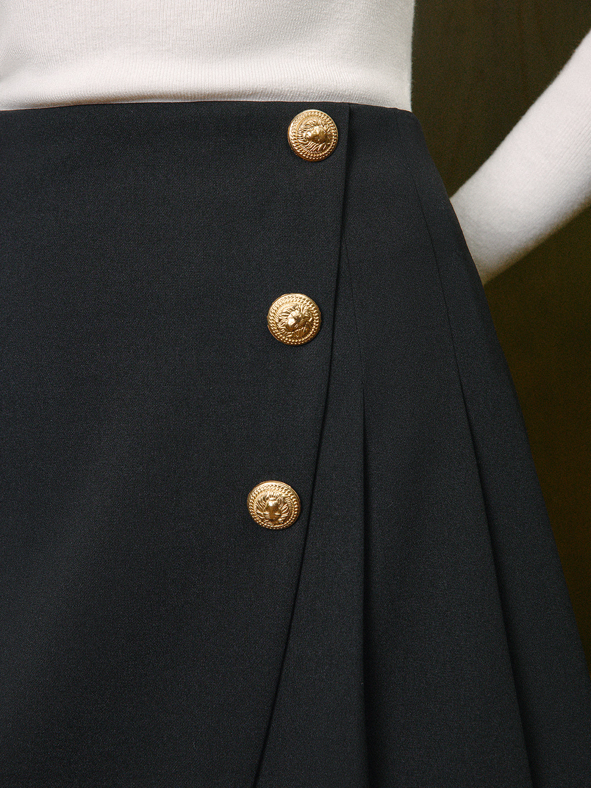 Mid-Waist Metal-Detail Pleated Zipper Skirt