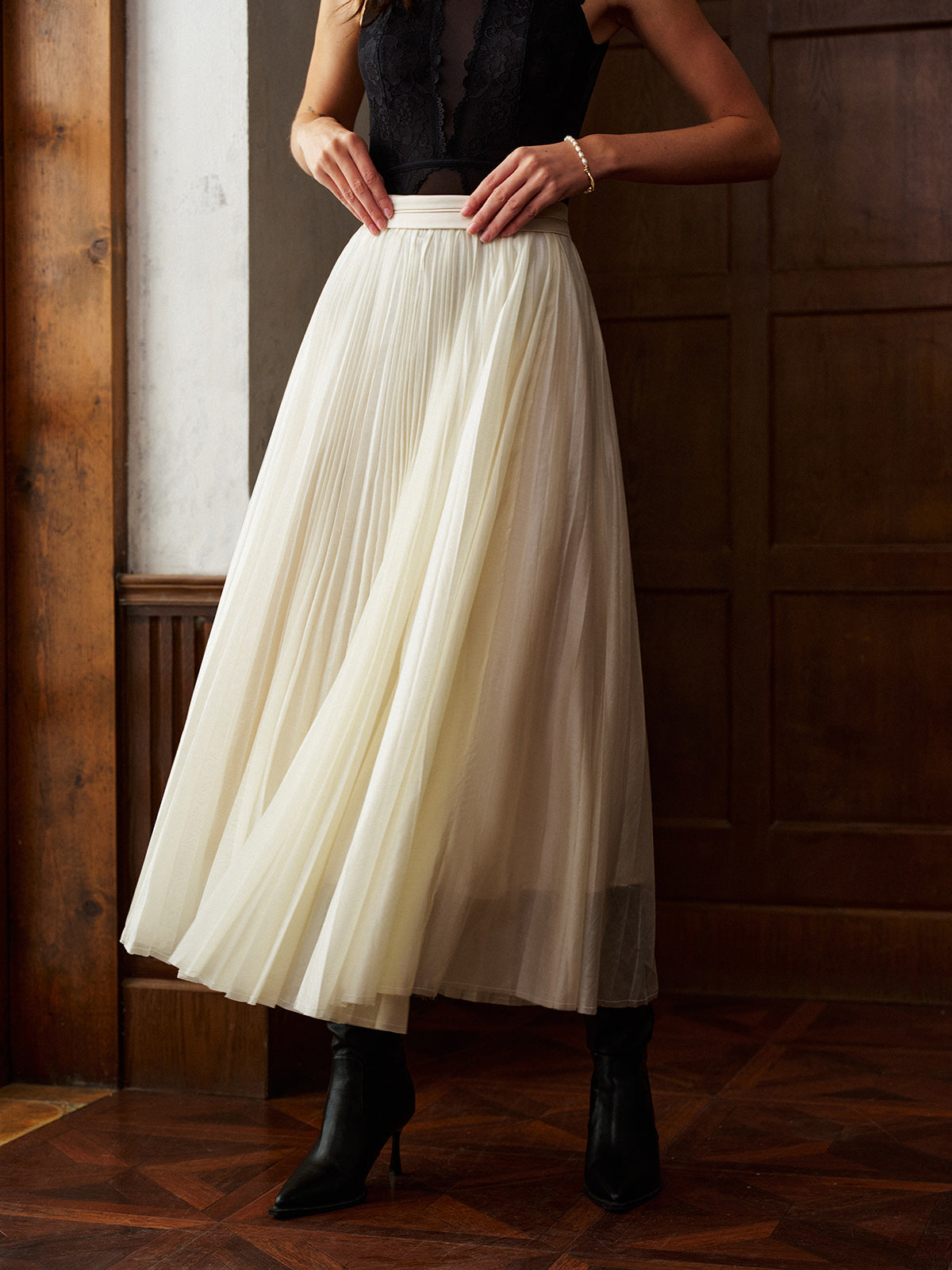 Mid-Waist Pleated Flowy Skirt