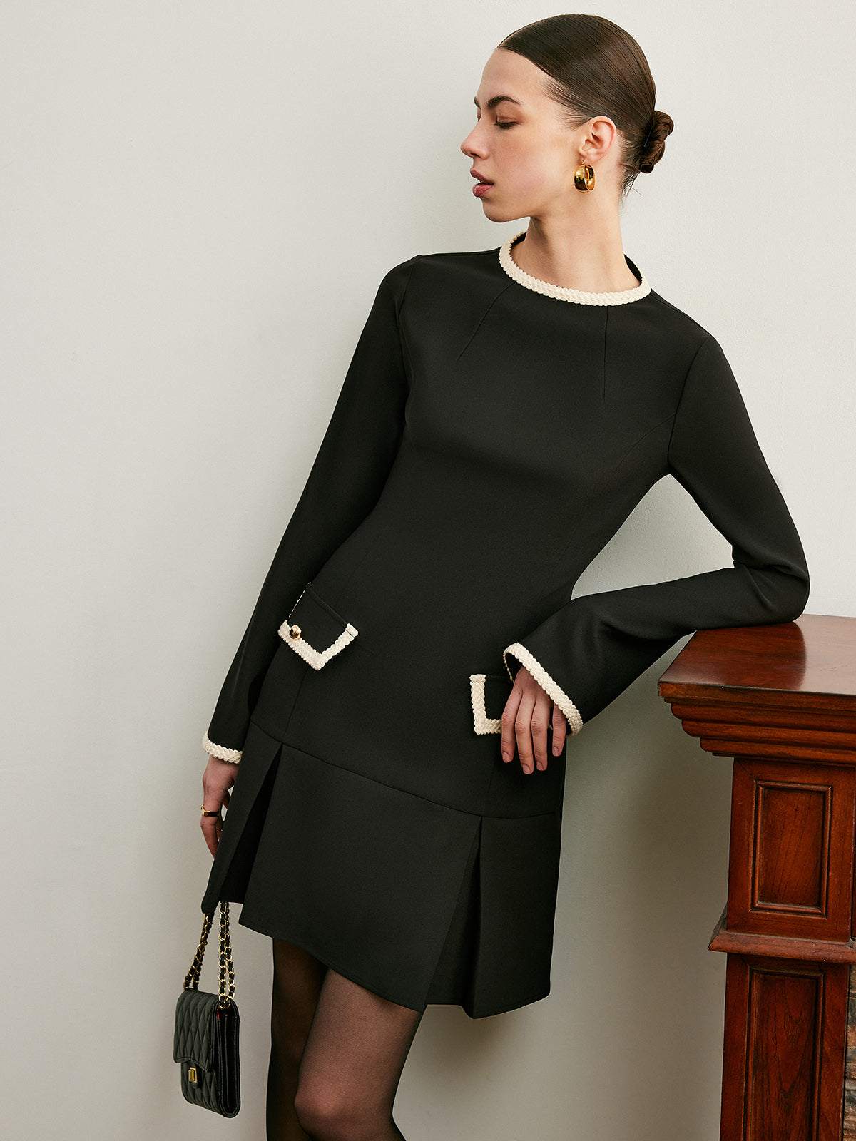 Contrast Trim Bell Sleeve Pleated Zipper Dress