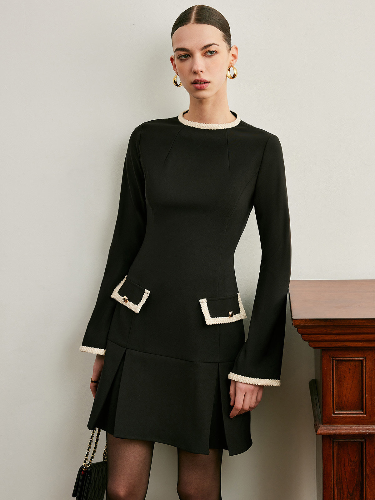 Contrast Trim Bell Sleeve Pleated Zipper Dress