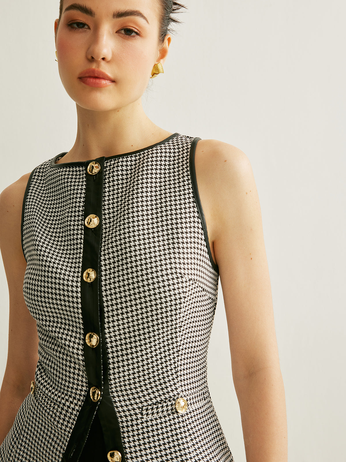 Houndstooth Button Contrast Trim Vest