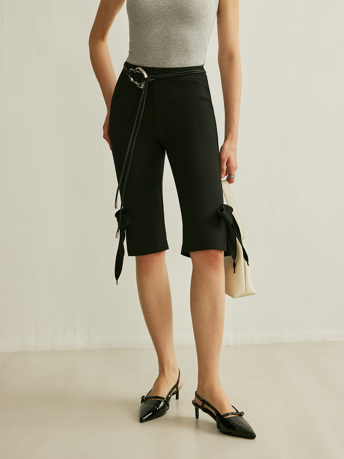 Bow Detail High-Waisted Capri Pants