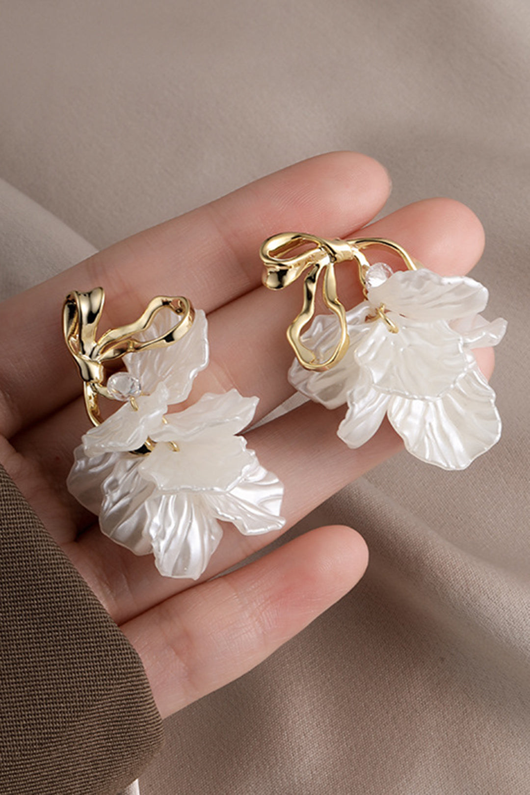 Metallic Flower Shape Earrings